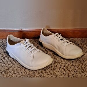 Keen KNX Leather Women's White Low-Top No Tie Stretch Lace Sneakers Size 8